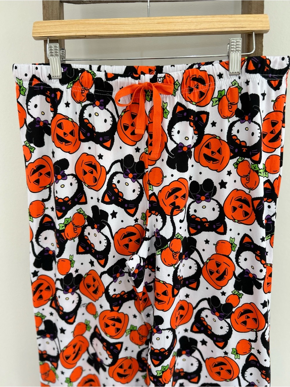 Hello Kitty Halloween Pajama Pants Spooky Cute Kawaii Pumpkin Sleepwear Sz M NEW